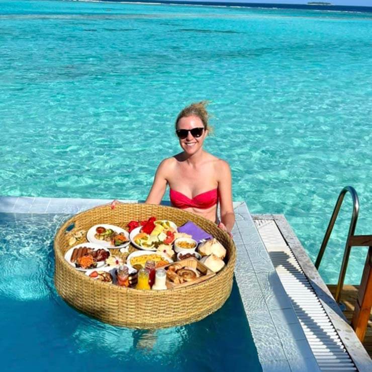 Luxurious oceanside dining at a luxury hotel in the maldives.