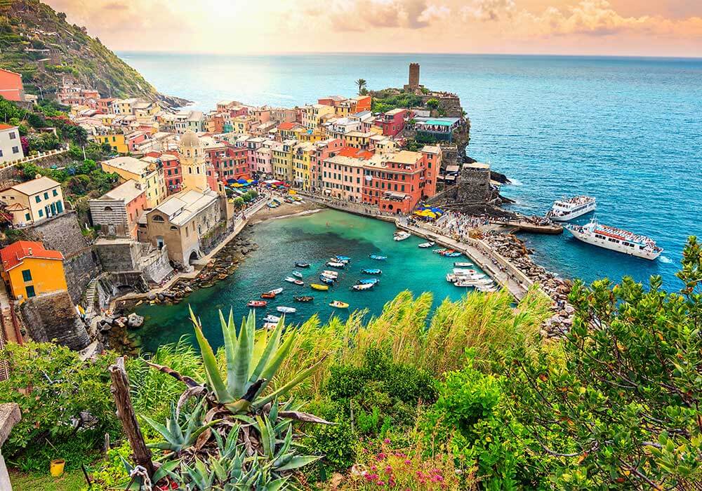 Panoramic view of Vernazza, a small fishing village in beautiful Cinque Terre, Italy.